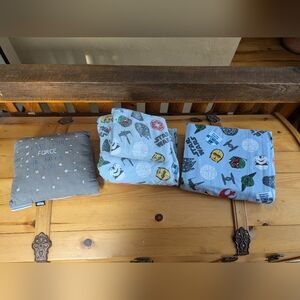 Twin sheet set and pillow